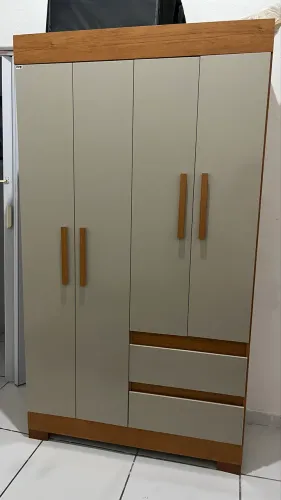 Vendo guarda-roupa novíssimo! Só 5 meses de uso
