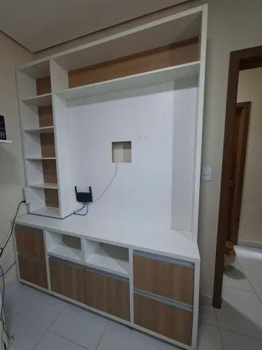 VENDO PAINEL PARA TV COM RACK INTEGRADO