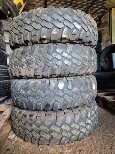 Jogo de pneus 235/85/16 Pirelli Scorpion Mud