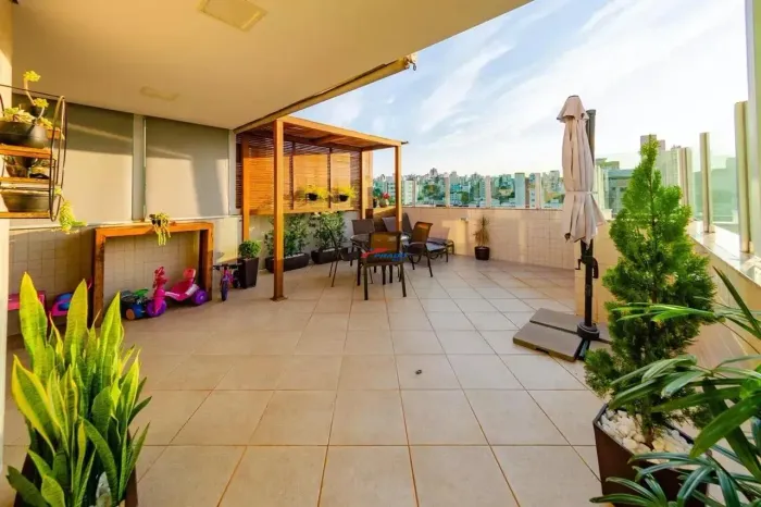 Cobertura Duplex de 150m² à venda com 3 quartos, 2 banheiros, 1 suíte e 3 vagas de garagem