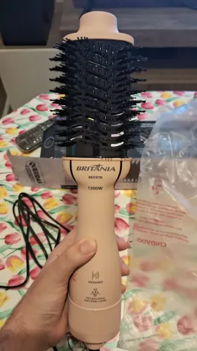escova secadora Britania 1300w (nova)