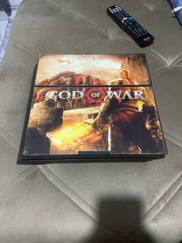 Ps4 com defeito não sabemos qual é o feito mais parece ser simples ele está completo 
