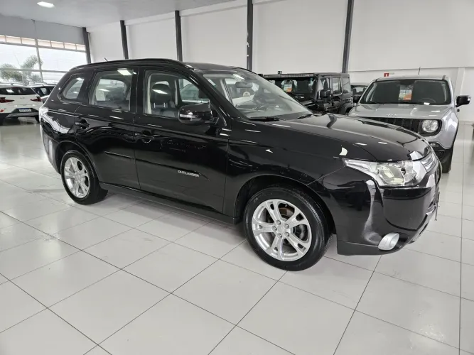 Mitsubishi Outlander 2.0 4x2 Gasolina 5 Lugares AUT 2014