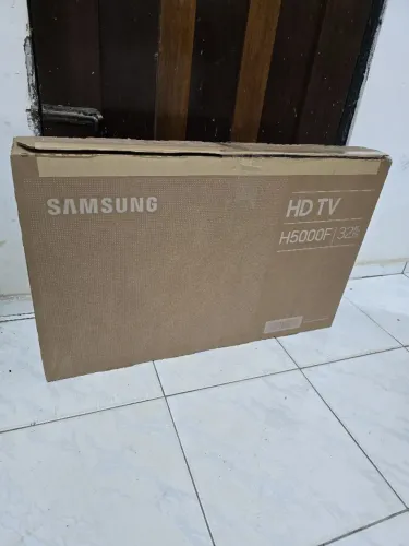 TV SAMSUNG LED 32" HD - NOVA NA CAIXA E LACRADA COM 12 MESES DE GARANTIA