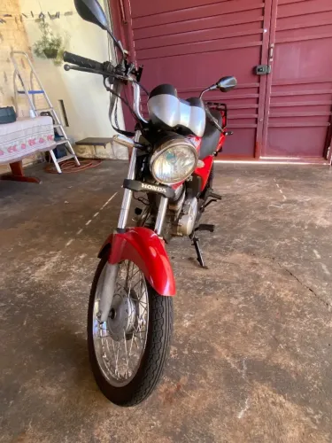 **Honda CG 150 KS 2005 - Vermelha | Muito bem conservada**
