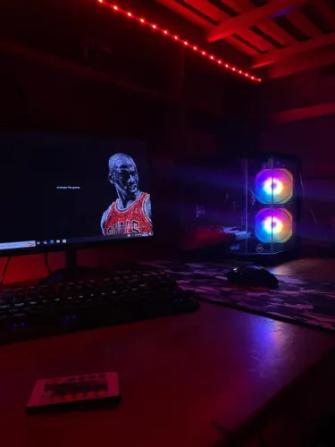 computador gamer gabinete aquario+ monitor 75 hz + kit mouse hyperx  e teclado redragon