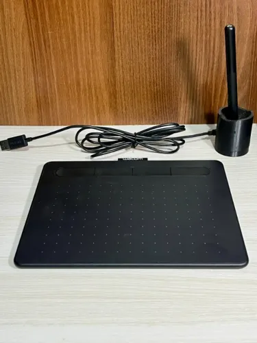 Mesa Digitalizadora Wacom Intuos CTL4100, Pequena, 4", Preto
