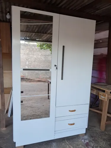 Guarda roupa seme novo 550