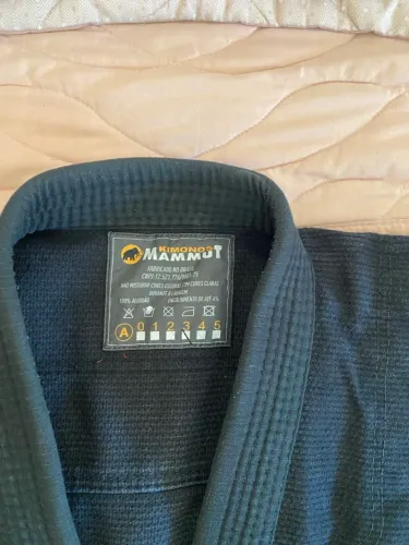 Kimono jiu-jitsu Mamute A3 semi-novo 