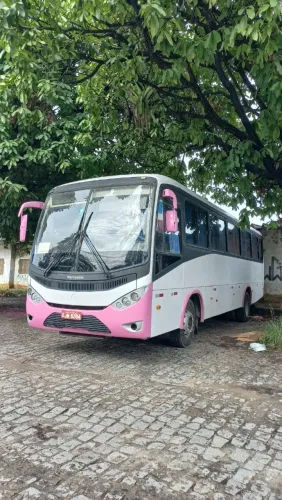 Ônibus semi rodoviário