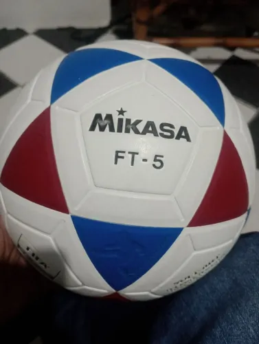 Bola de futevôlei Mikasa 