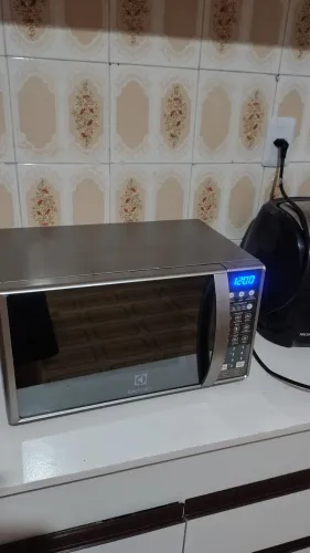 Microondas Electrolux 20 l com menos de um ano de uso. aceito oferta?