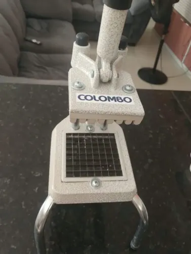 EXCELENTE CORTADOR DE BATATAS