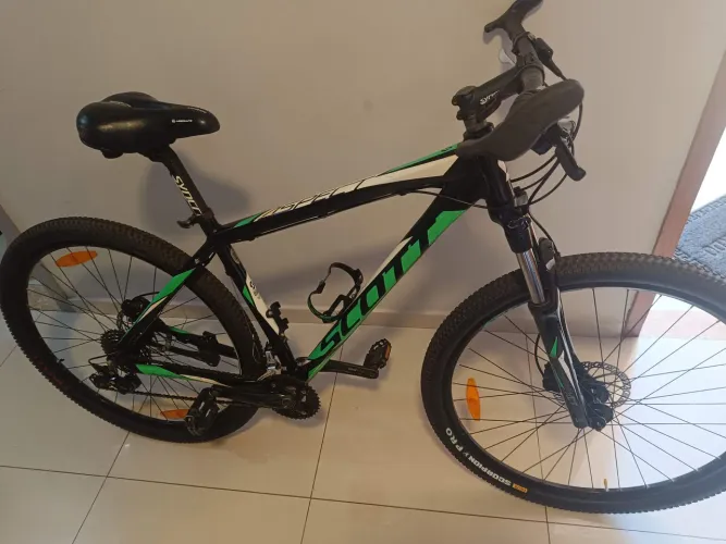 Bicicleta Scott Aspect 950 - 29 Cambio Deore XT Shimano.