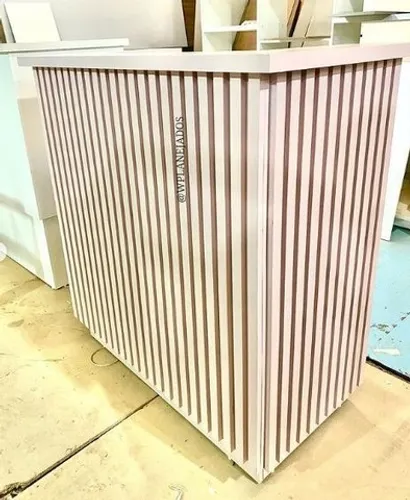 Balcão para Recepção Inteiro Ripado - Rosa para - Studios - Beleza - 