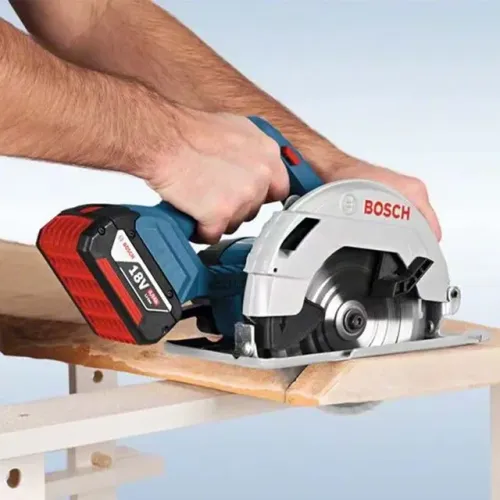 Serra circular elétrica sem fio Bosch Professional GKS 18V-57 165mm azul