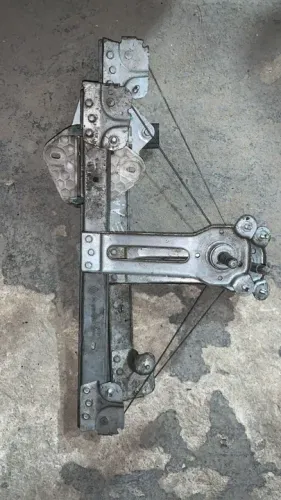 Elevador Manual do Vidro Traseiro Esquerdo Renault Sandero Antigo