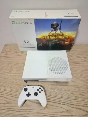 Promoção Xbox One S 1 Tb Seminovo( ACEITO CREDISHOP)
