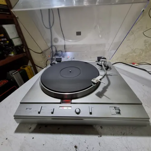 Toca-discos Akai AP-Q55-C