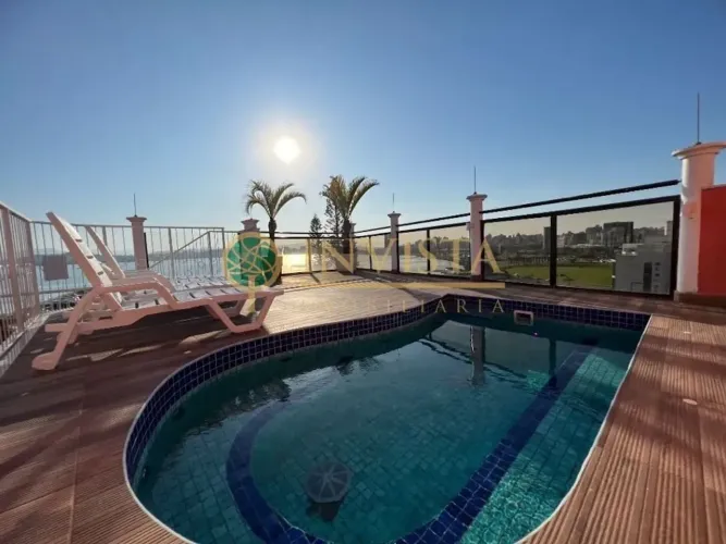 À venda | Prédio comercial de 716 m², 24 suítes e Vista Mar - Centro de Florianópolis.