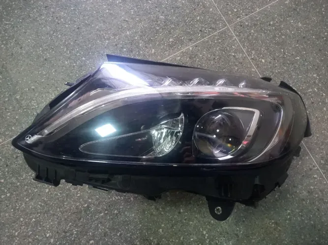 Farol Mercedes c180 2015 a 2019 ORIGINAL