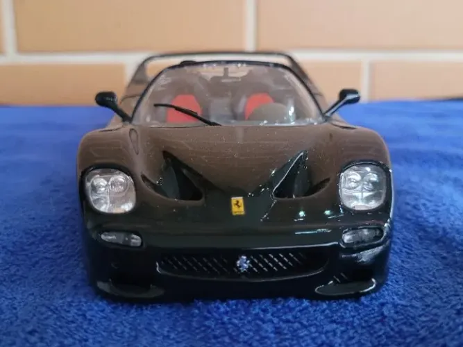 Miniatura Ferrari F50, 1995