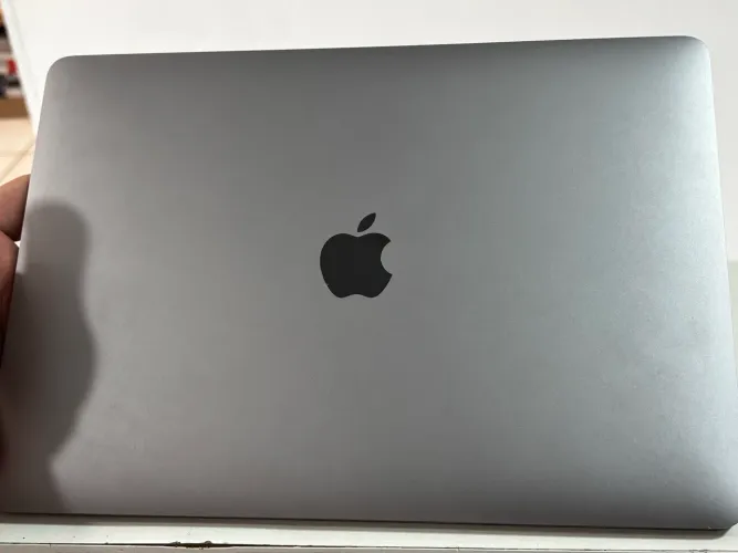 MacBook Air 13 i5/8gb/128gb A1932 2018