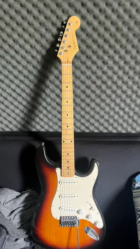 Guitarra Squier Stratocaster