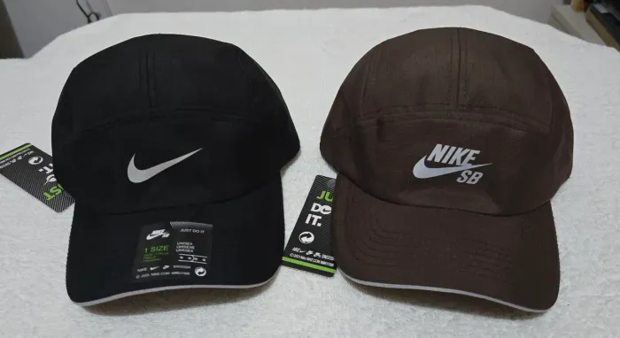 Bonés de microfibra da Nike 
