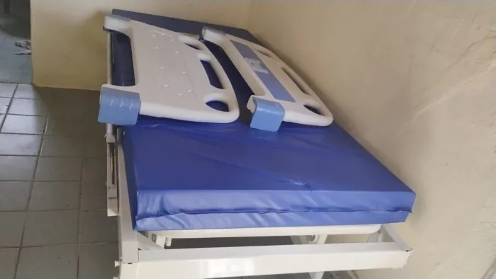 Cama hospitalar de engrenagen