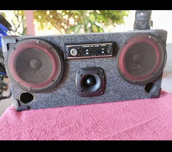 Som residencial , em ótimo estado 