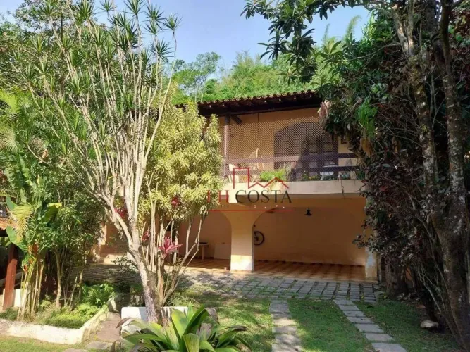 Casa em Associação com 3 quartos à venda, 204 m² por R$ 790.000 - Pendotiba - Niterói-Estu