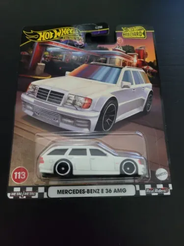Hot Wheels Mercedes-Benz E36 AMG - HRT78