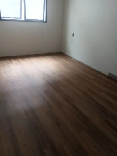 Piso vinílico é Laminado 