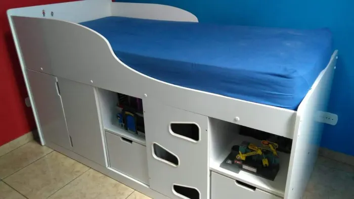 Cama Infantil com Gavetas e Armário