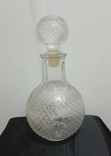 Licoreira transparente usada 990 ml