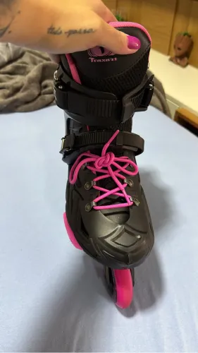 Vendo Patins Traxart Freestyle Dynamix Rose 80mm Abec-7