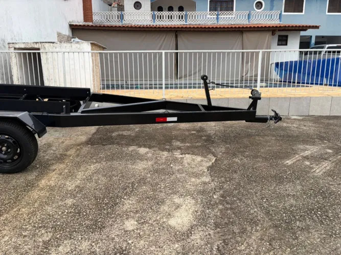 Carreta rodoviária para lanchas até 21 pés