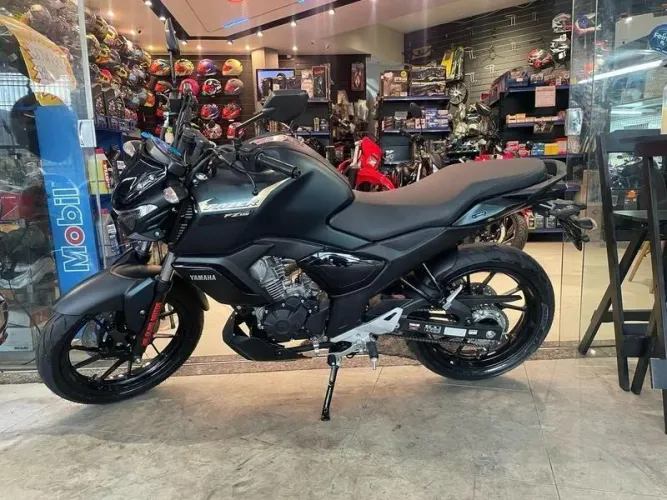 YAMAHA FZ15 FAZER ABS 2025
