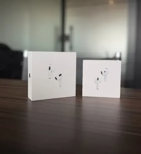 AirPods 4 c/ Cancelamento de Ruído - Novo