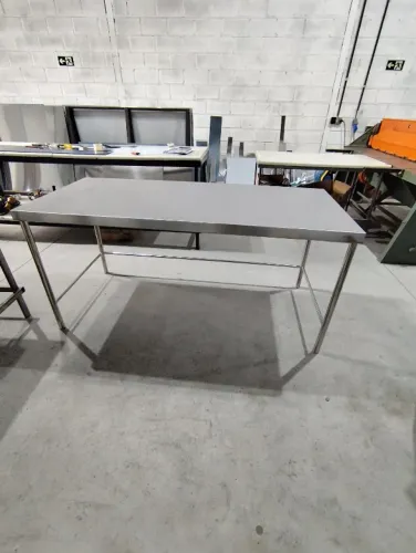 Mesa Inox contraventada 1,10m chapa 22