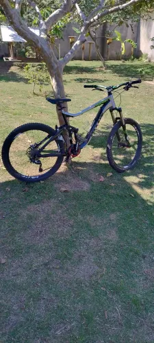 Bicicleta Mountain Bike Giant Reign0