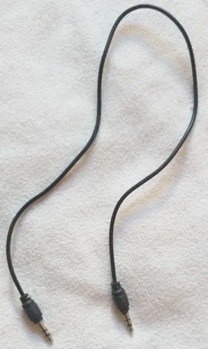 Cabo P2 stereo macho para P2 stereo macho,novo, blindado, 50 cms