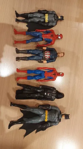 Lote de bonecos Marvel/DC/Star wars