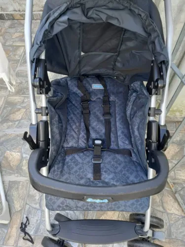 Carrinho de Bebê + bebê conforto Burigotto
