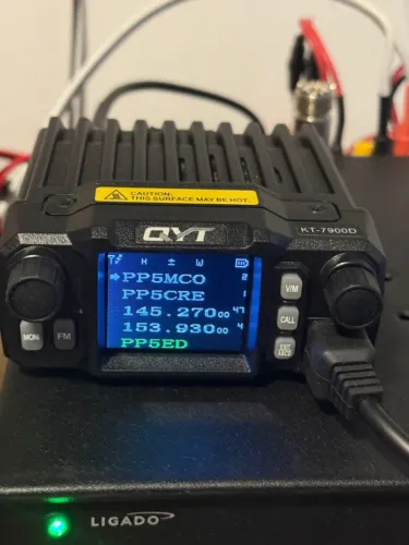 Rádio Qyt 7900d Uhf Vhf 200 Canais 136-480 Mhz Longo Alcance