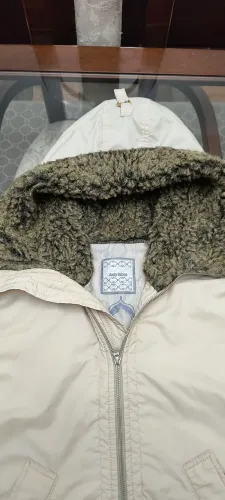 Jaqueta feminina da Boby Blues Beje com capuz