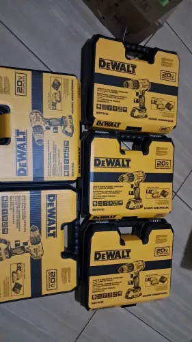 Parafusadeira 20v com 2 baterias