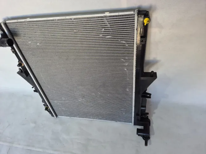Radiador Mitsubishi L200 Triton Pajero Dakar 2.4 3.5 2008 2009 2010 2015 2016 Novo