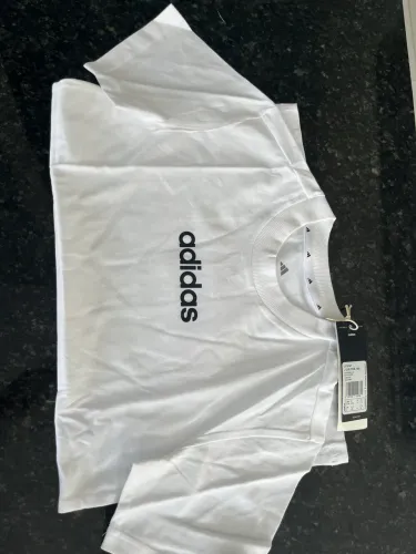 Camiseta Adidas Essentials Original -12/ 16 anos